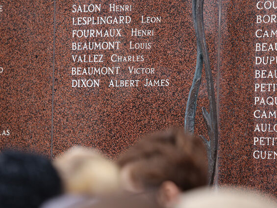 Le nom du soldat Albert James Dixon figure désormais sur le monument de l'église