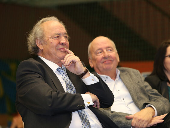 Jean-Jacques Peyraud, assis aux côtés de Marc Dolez, ancien Député.